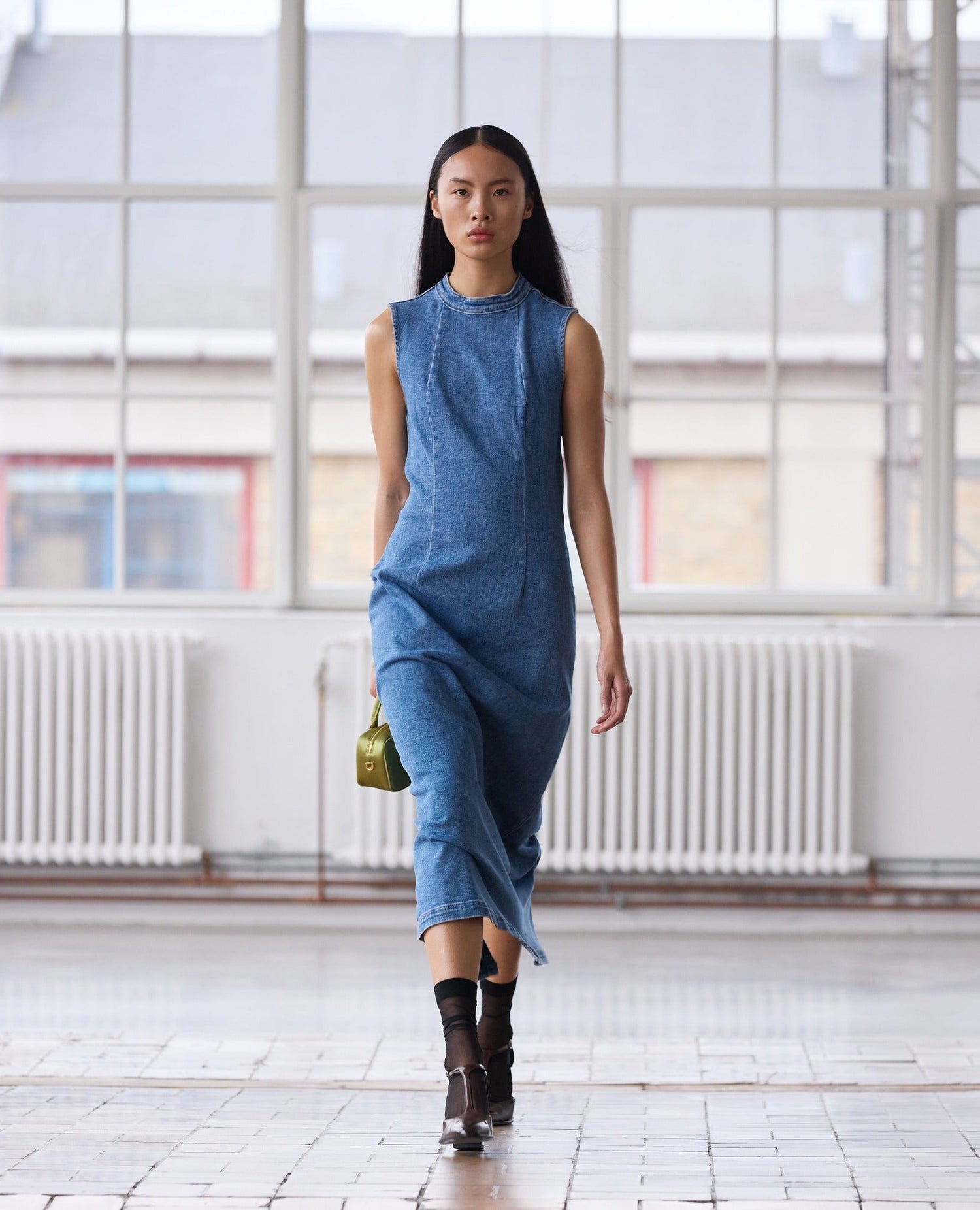 Dal 1994 VILA è un personaggio di spicco sulla scena della moda femminile, focalizzato sull'individualità e un approccio giocoso verso l'abbigliamento femminile contemporaneo.