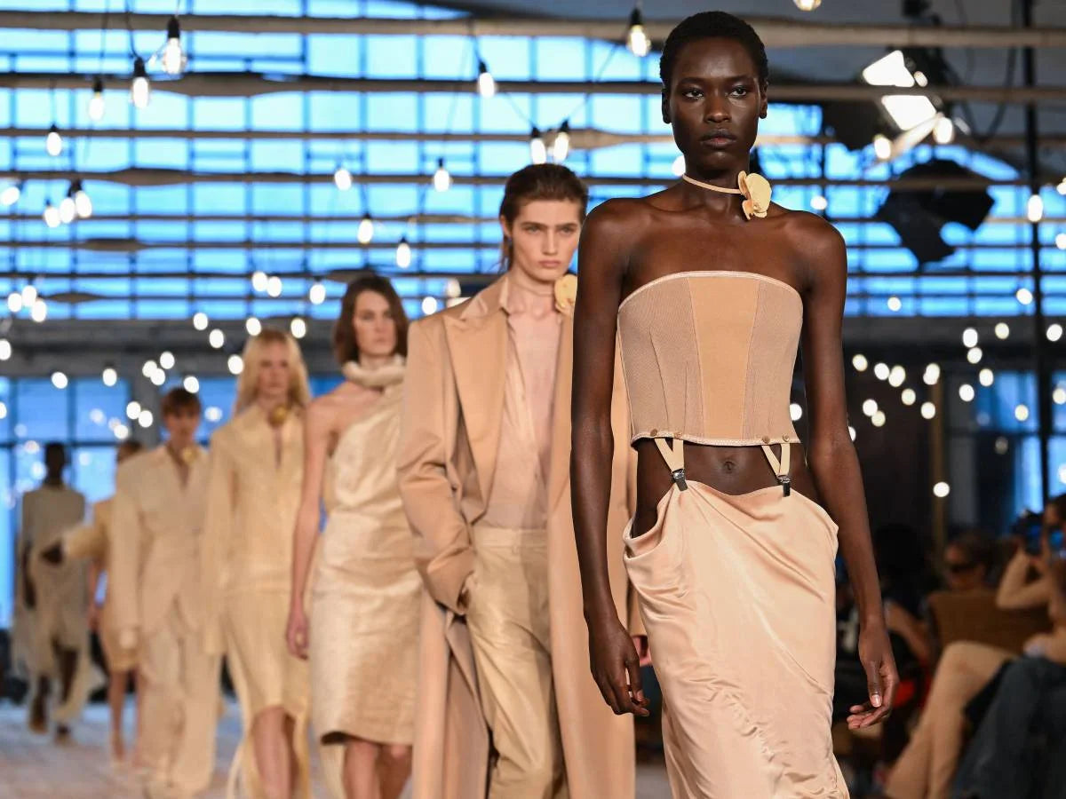 VIENI A SCOPRIRE LE NUOVE TENDENZE DA DONNA